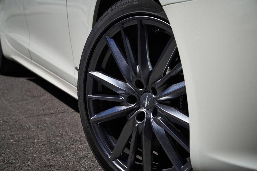 Колеса Maserati Quattroporte S Q4 GranLusso (M156) 2017 года  (NA) (фото 21 из 25)
